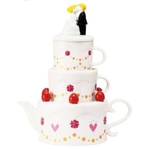 Wedding‎ Teapot Set with Bride & Groom Figurines Romantic Tea Party